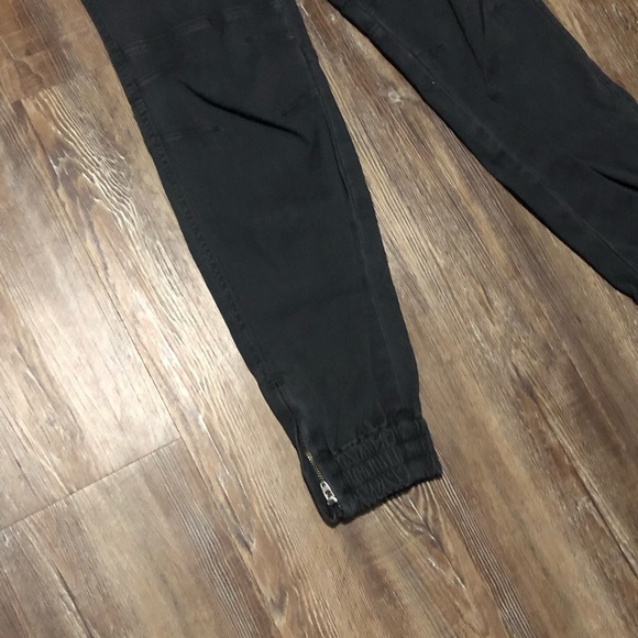 Spanx Joggers Women's Medium Stretch Twill Cargo in Parchment Pull On Active - Picture 4 of 8